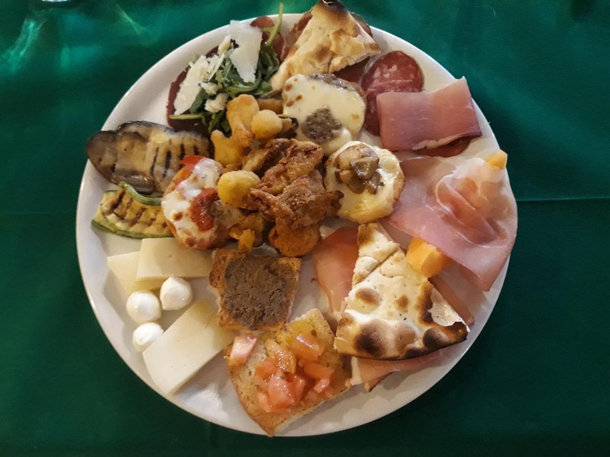Hotel Ristorante Montenerone 아페치노 외부 사진