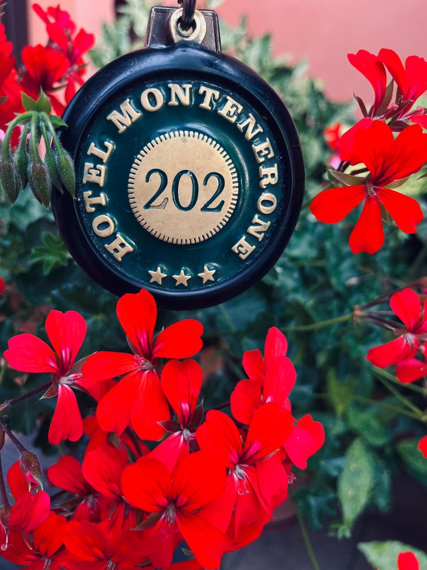 Hotel Ristorante Montenerone 아페치노 외부 사진