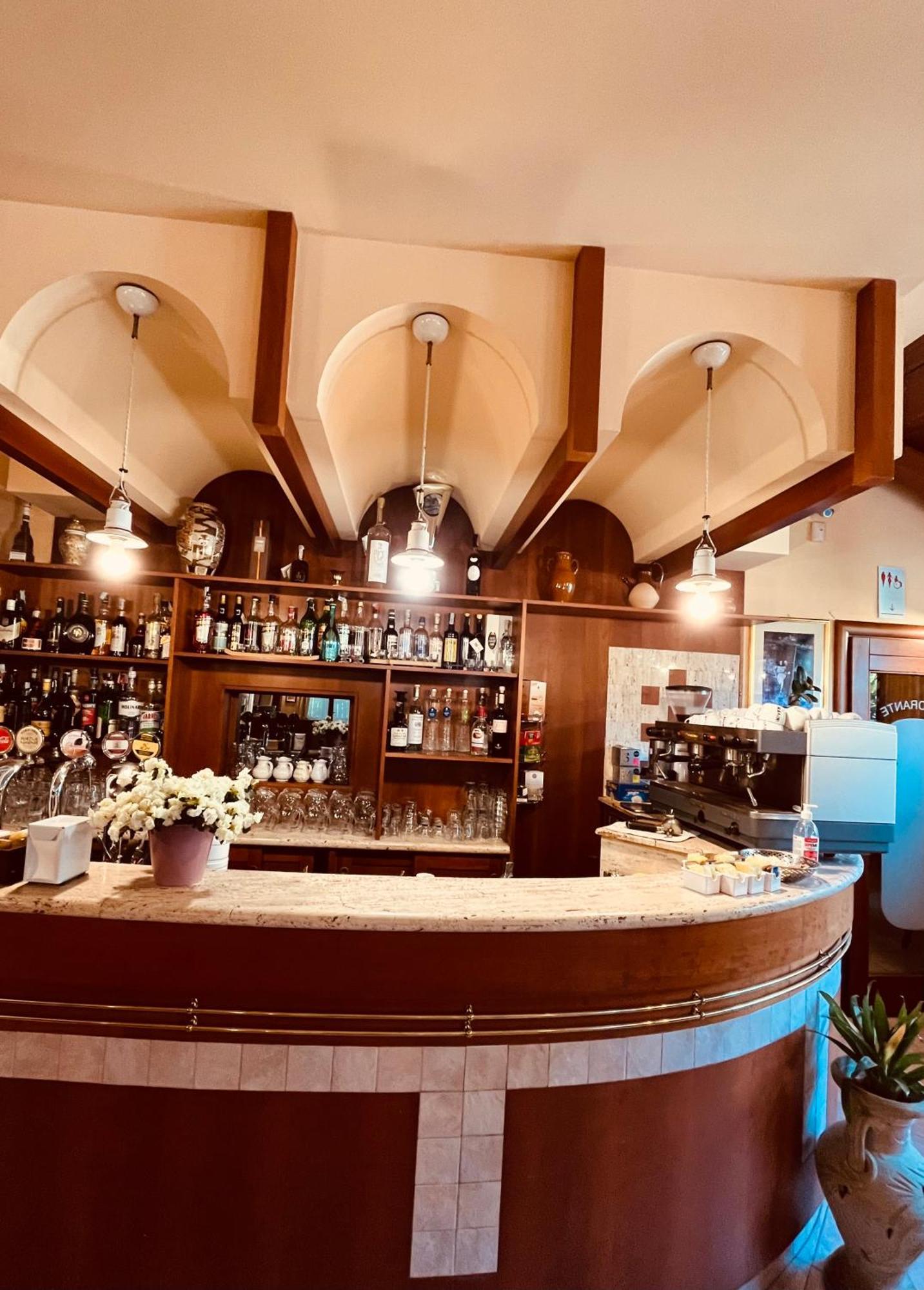 Hotel Ristorante Montenerone 아페치노 외부 사진