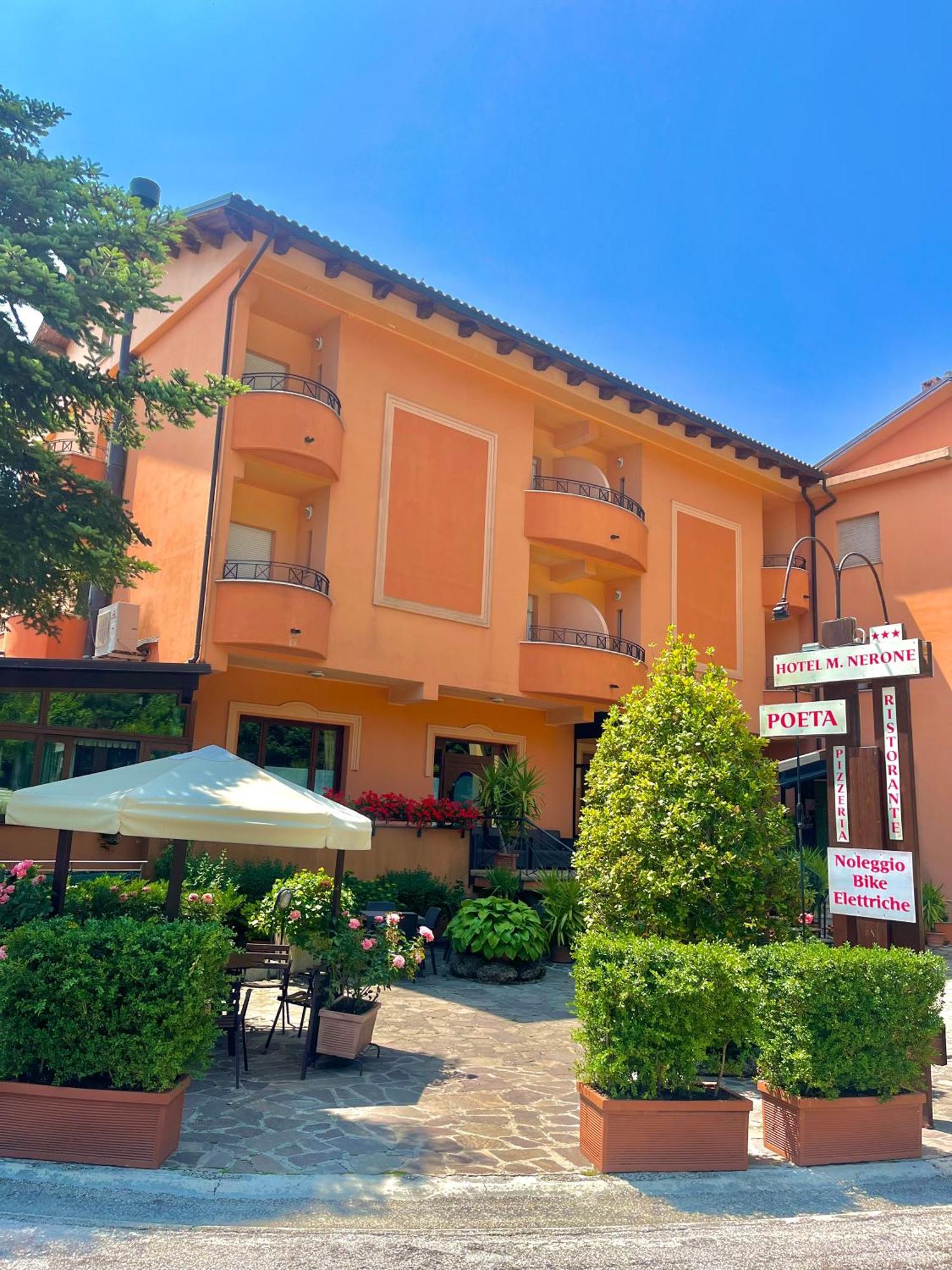 Hotel Ristorante Montenerone 아페치노 외부 사진