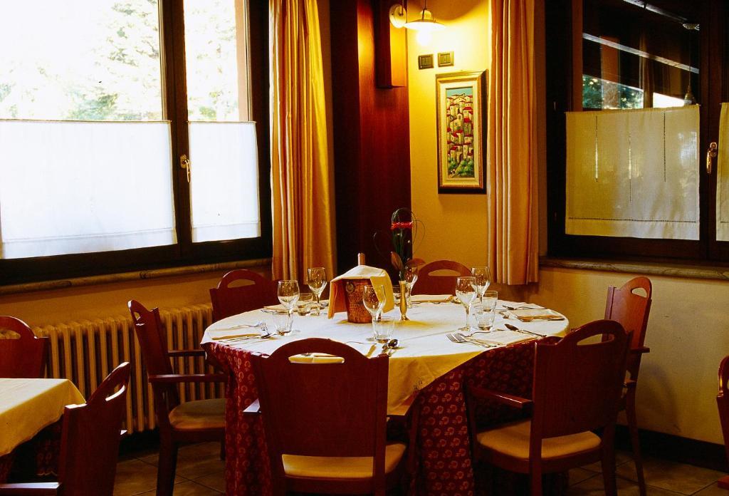 Hotel Ristorante Montenerone 아페치노 외부 사진