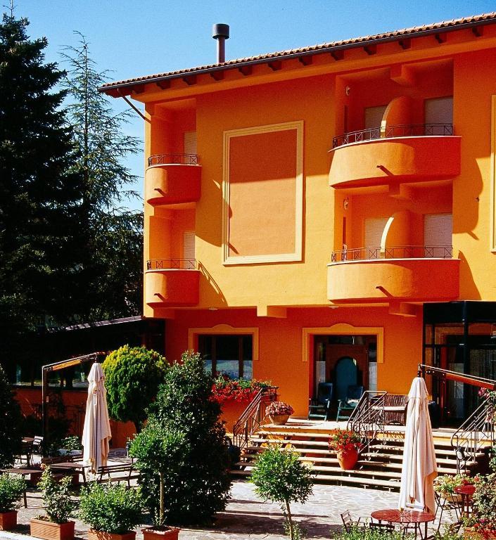 Hotel Ristorante Montenerone 아페치노 외부 사진