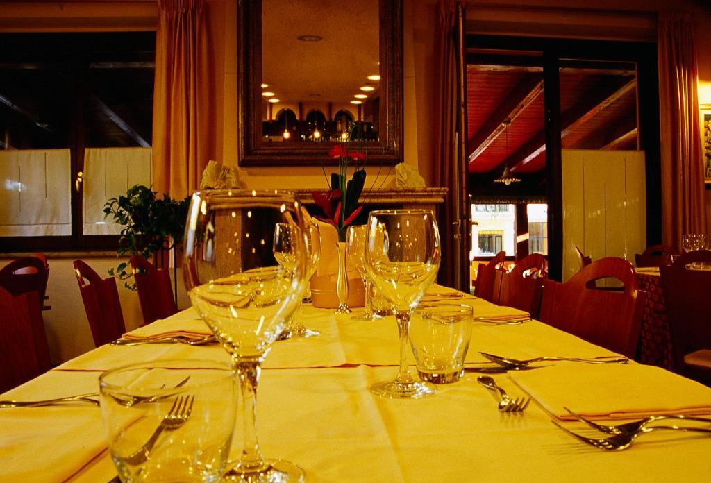 Hotel Ristorante Montenerone 아페치노 외부 사진